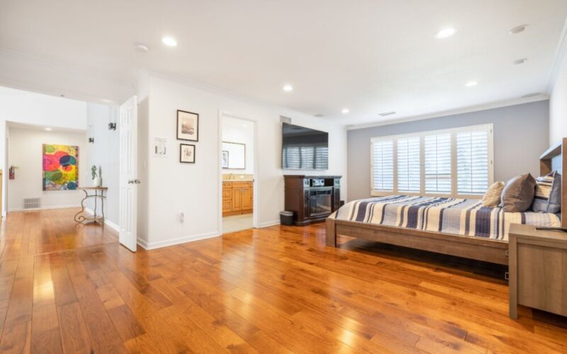 Tarzana Recovery Center