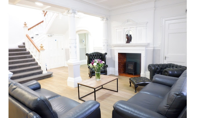 Broadway Lodge