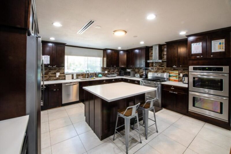 Destinations for Teens Hatteras Housee